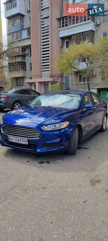 Седан Ford Fusion 2015 в 