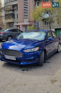 Седан Ford Fusion 2015 в 