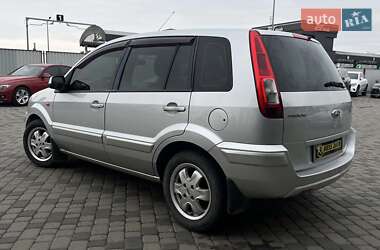 Хэтчбек Ford Fusion 2011 в 