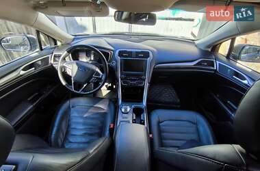 Седан Ford Fusion 2016 в 