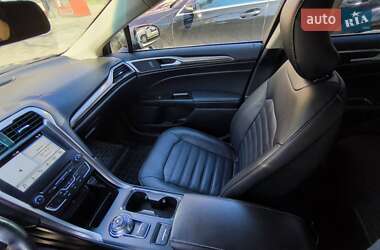 Седан Ford Fusion 2016 в 