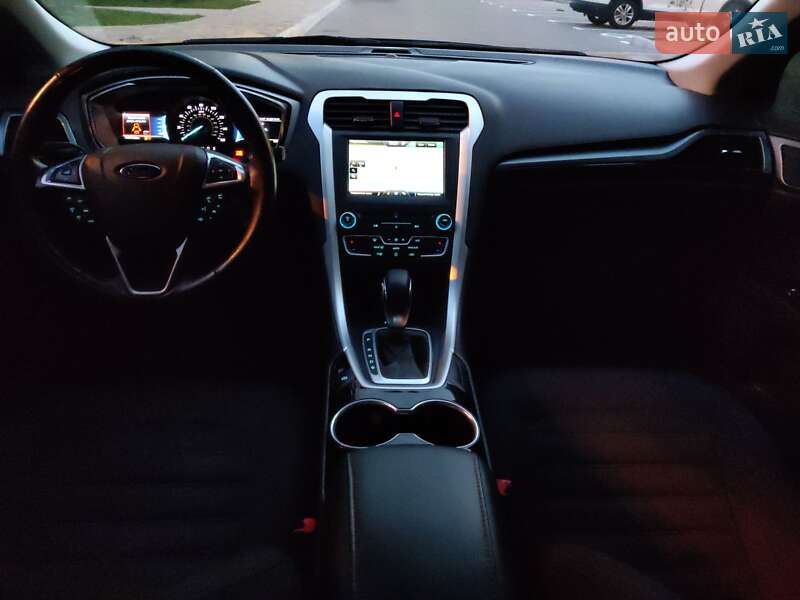 Седан Ford Fusion 2015 в Києві