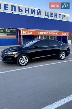 Седан Ford Fusion 2015 в 