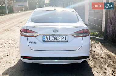 Седан Ford Fusion 2016 в 
