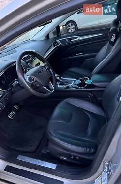Седан Ford Fusion 2015 в 