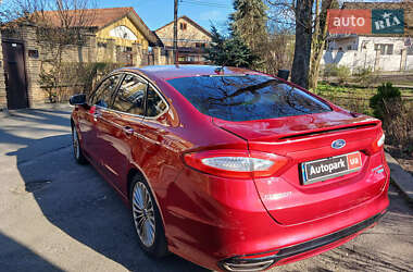 Седан Ford Fusion 2015 в 