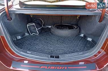 Седан Ford Fusion 2016 в 