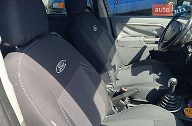 Хэтчбек Ford Fusion 2004 в 