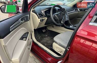 Седан Ford Fusion 2019 в 
