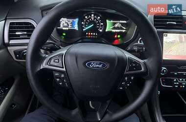 Седан Ford Fusion 2019 в 