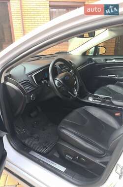 Седан Ford Fusion 2019 в 