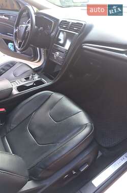 Седан Ford Fusion 2019 в 