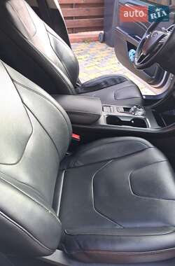 Седан Ford Fusion 2019 в 