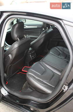 Седан Ford Fusion 2013 в 