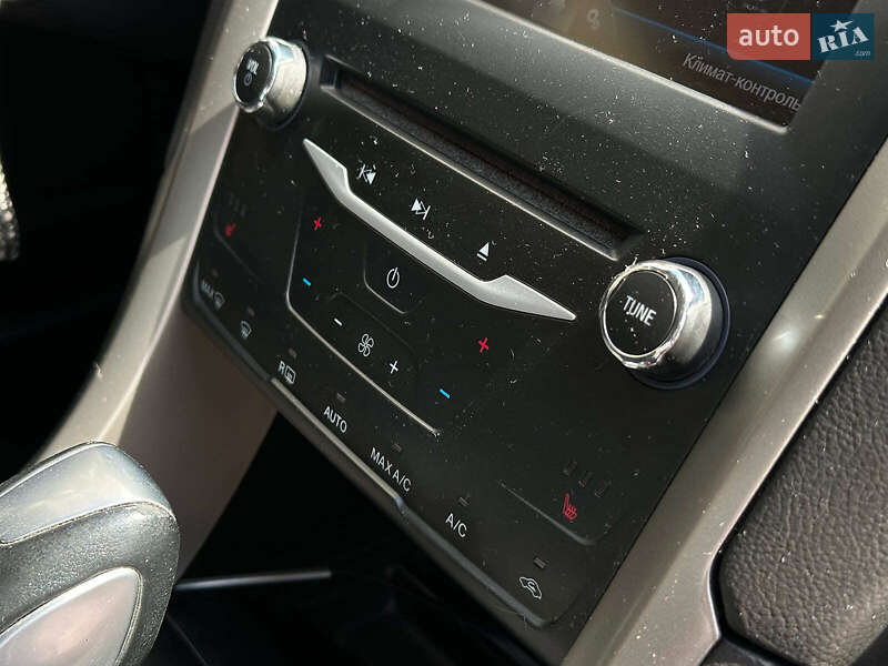 Седан Ford Fusion 2013 в Одесі