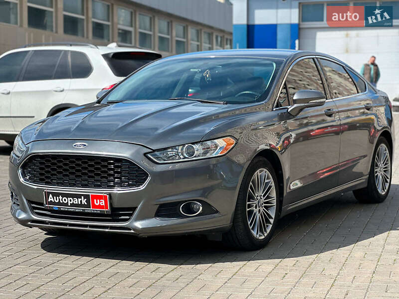 Седан Ford Fusion 2013 в 