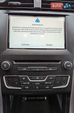 Седан Ford Fusion 2016 в 