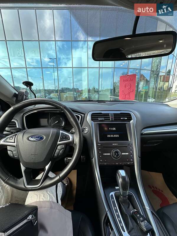 Седан Ford Fusion 2015 в Львове