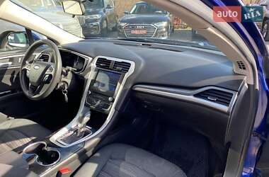 Седан Ford Fusion 2015 в 