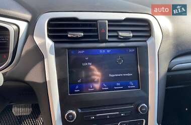 Седан Ford Fusion 2015 в 
