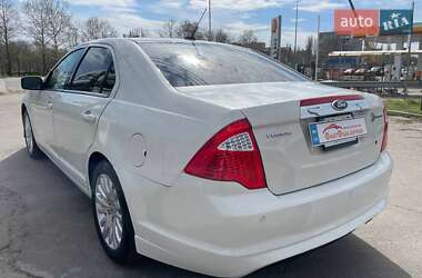 Седан Ford Fusion 2011 в 