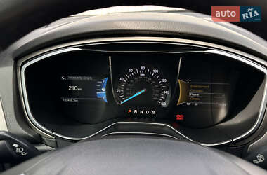 Седан Ford Fusion 2015 в 