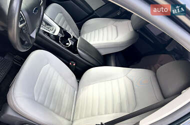 Седан Ford Fusion 2014 в 