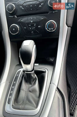 Седан Ford Fusion 2014 в 