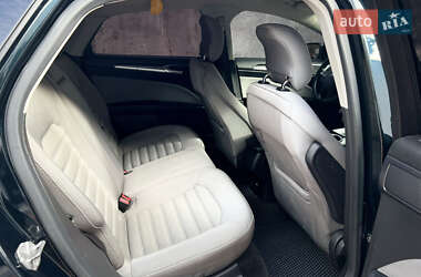Седан Ford Fusion 2014 в 