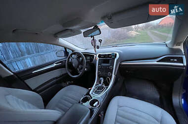 Седан Ford Fusion 2012 в 