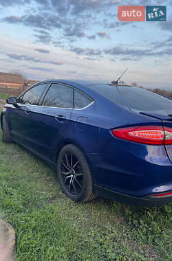 Седан Ford Fusion 2012 в 
