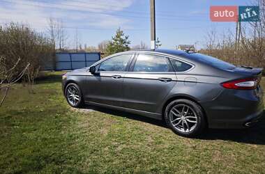 Седан Ford Fusion 2015 в 