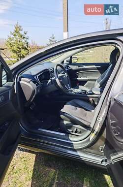 Седан Ford Fusion 2015 в 