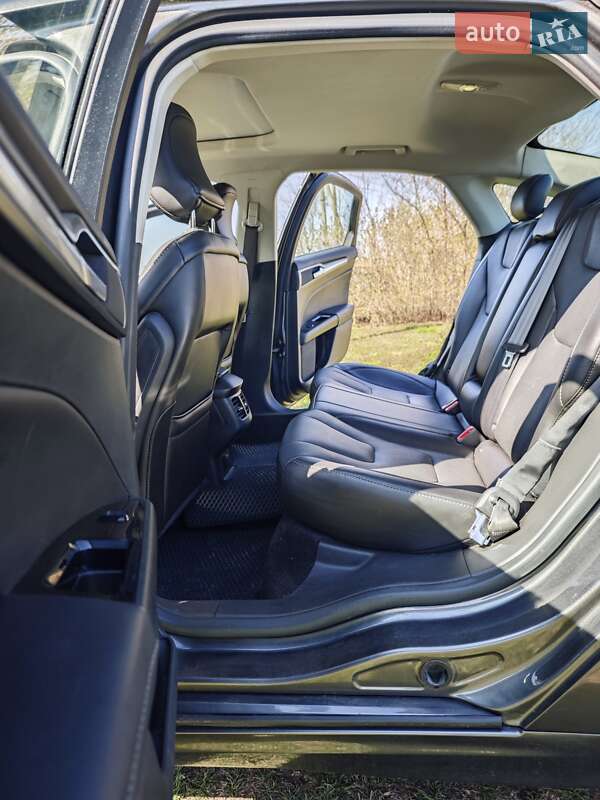 Седан Ford Fusion 2015 в Кагарлику