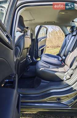 Седан Ford Fusion 2015 в 