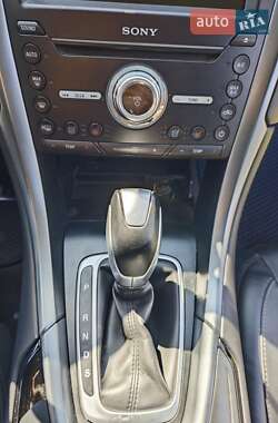 Седан Ford Fusion 2015 в 