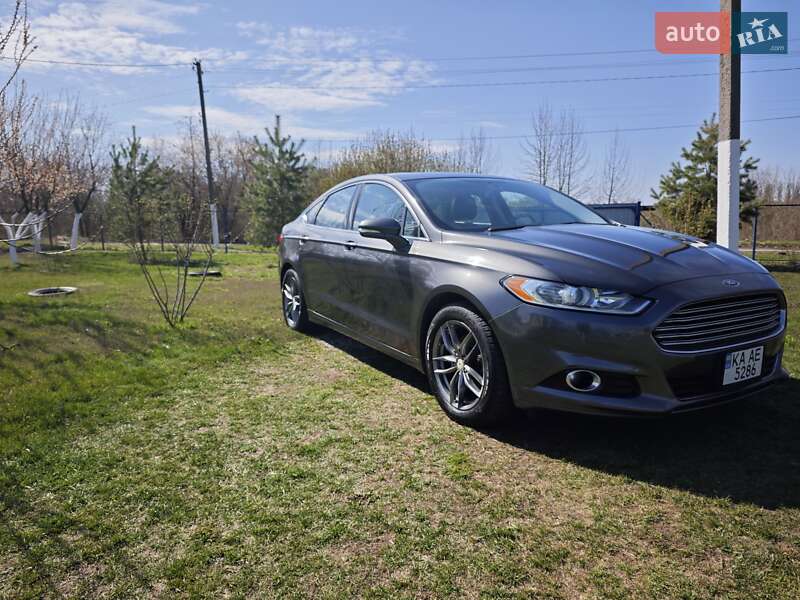 Седан Ford Fusion 2015 в 