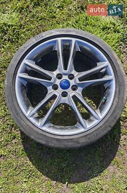 Седан Ford Fusion 2015 в 