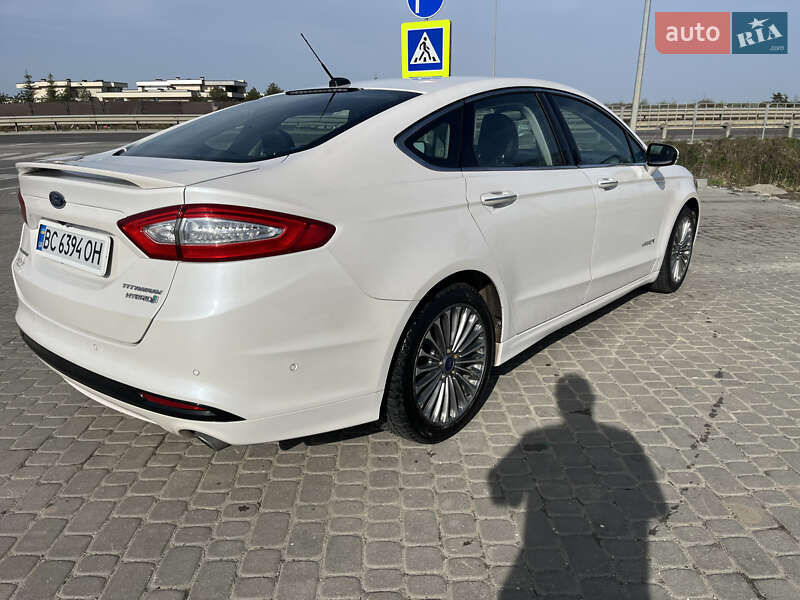 Седан Ford Fusion 2013 в Львове