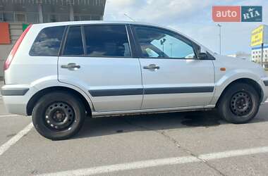 Хэтчбек Ford Fusion 2008 в 
