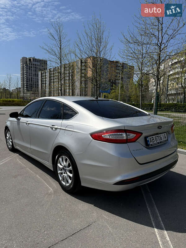 Седан Ford Fusion 2016 в Дніпрі
