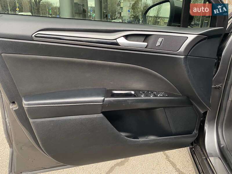 Седан Ford Fusion 2015 в Миколаєві