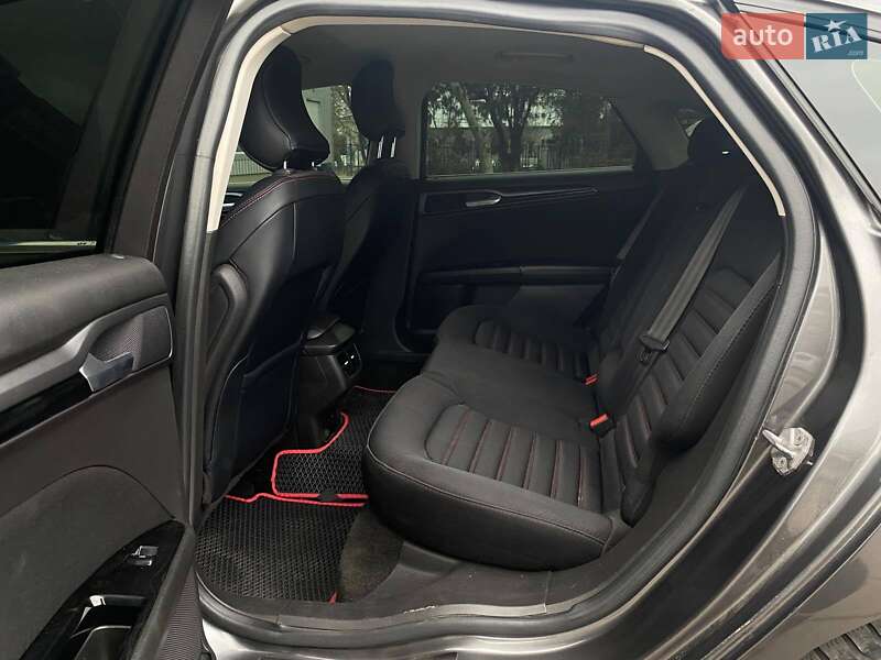 Седан Ford Fusion 2015 в Миколаєві
