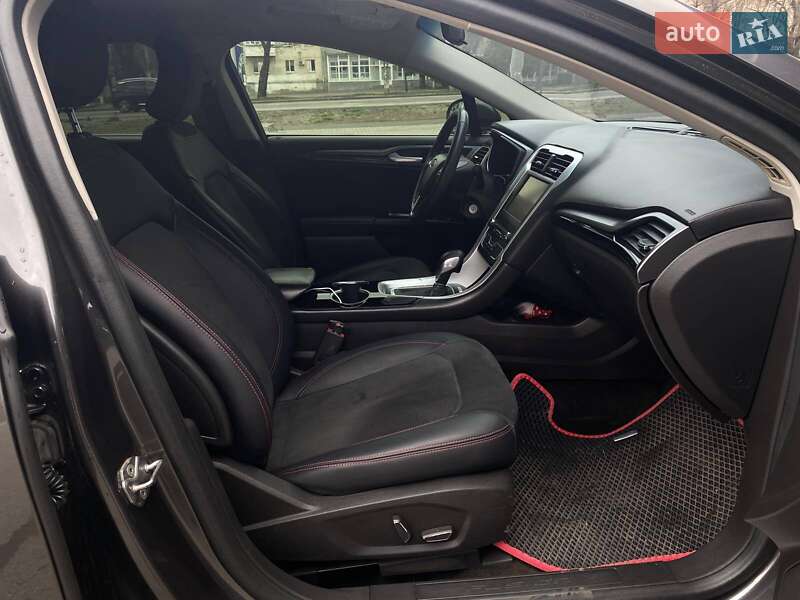 Седан Ford Fusion 2015 в Миколаєві