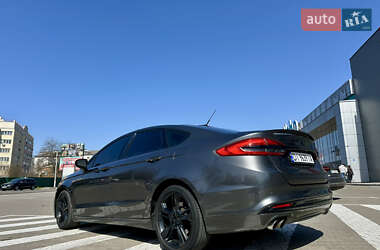 Седан Ford Fusion 2016 в 