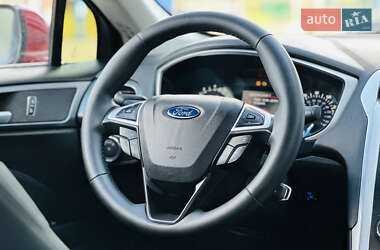 Седан Ford Fusion 2014 в 