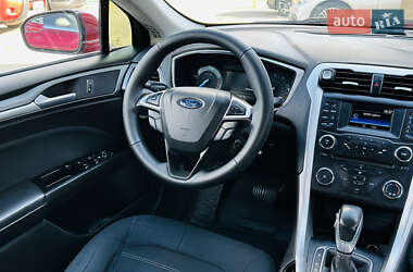 Седан Ford Fusion 2014 в 