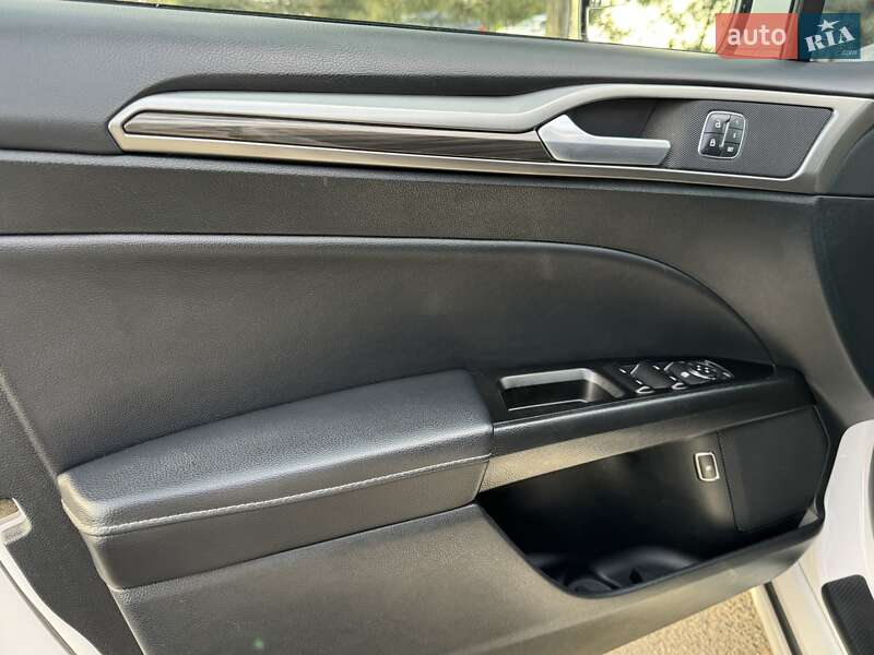 Седан Ford Fusion 2016 в Одессе