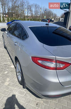 Седан Ford Fusion 2013 в 