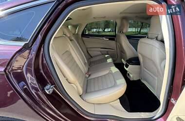 Седан Ford Fusion 2013 в 